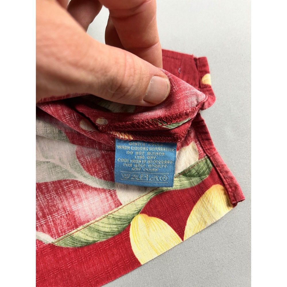 Bermuda Bay Silk Hawaiian Shirt Red Floral Tropical Short Sleeve Mens Sz Medium - Picture 7 of 9